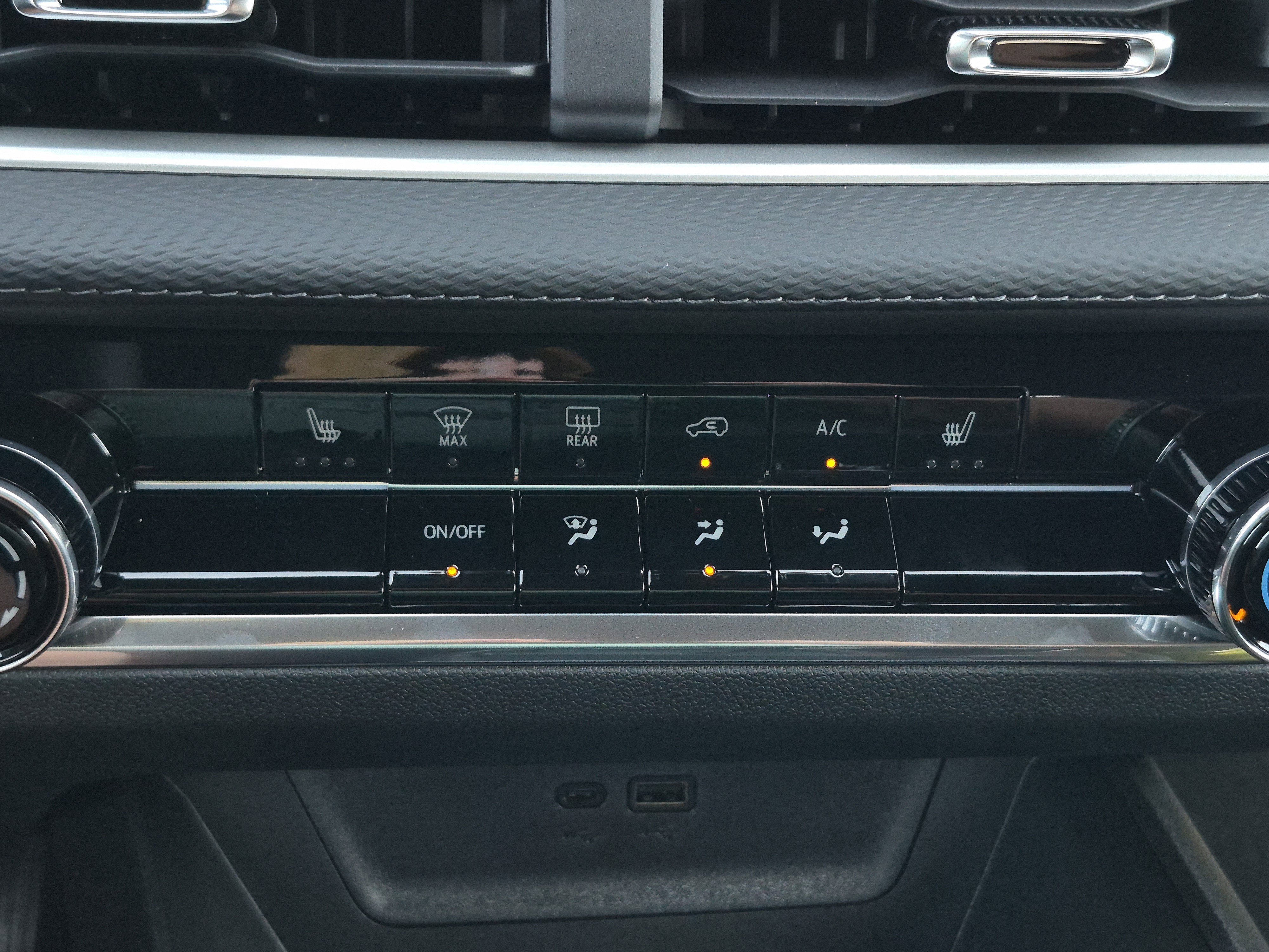 New 2026 Chevrolet Equinox LT w/ Safety and Technology Package FWD image 16