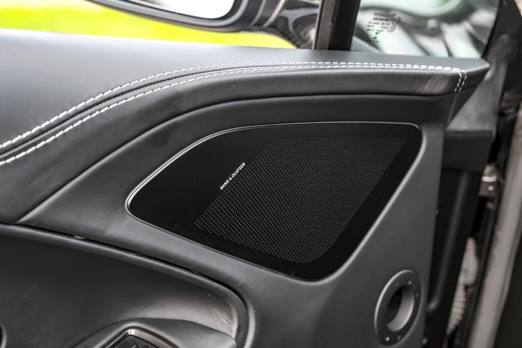 Used 2016 Aston Martin Vanquish Coupe RWD image 42
