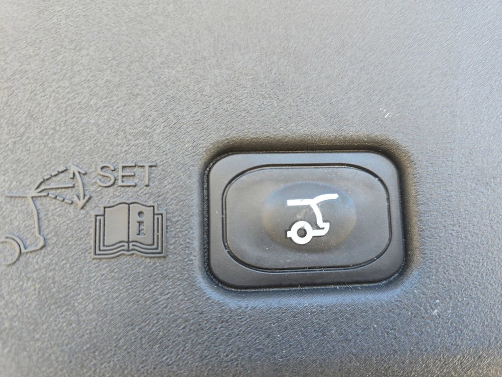 Used 2024 Lincoln Nautilus Reserve w/ Equipment Group 203A image 18