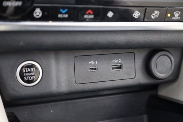 Used 2023 Nissan Rogue SV image 31