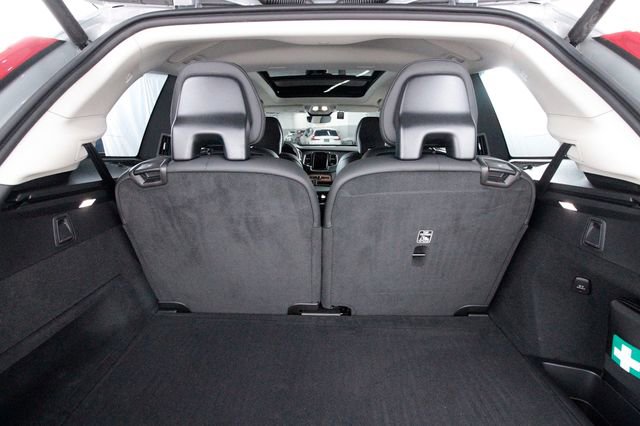 Certified 2025 Volvo XC90 B6 Plus w/ Protection Package Premier image 28