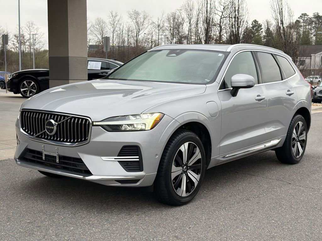 Used 2023 Volvo XC60 T8 Plus image 12