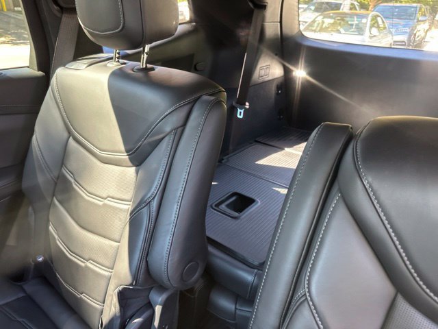 Used 2024 Cadillac XT6 Sport w/ Platinum Package AWD/4WD image 12