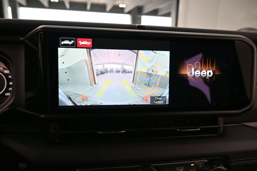 Used 2026 Jeep Gladiator Mojave AWD/4WD image 21