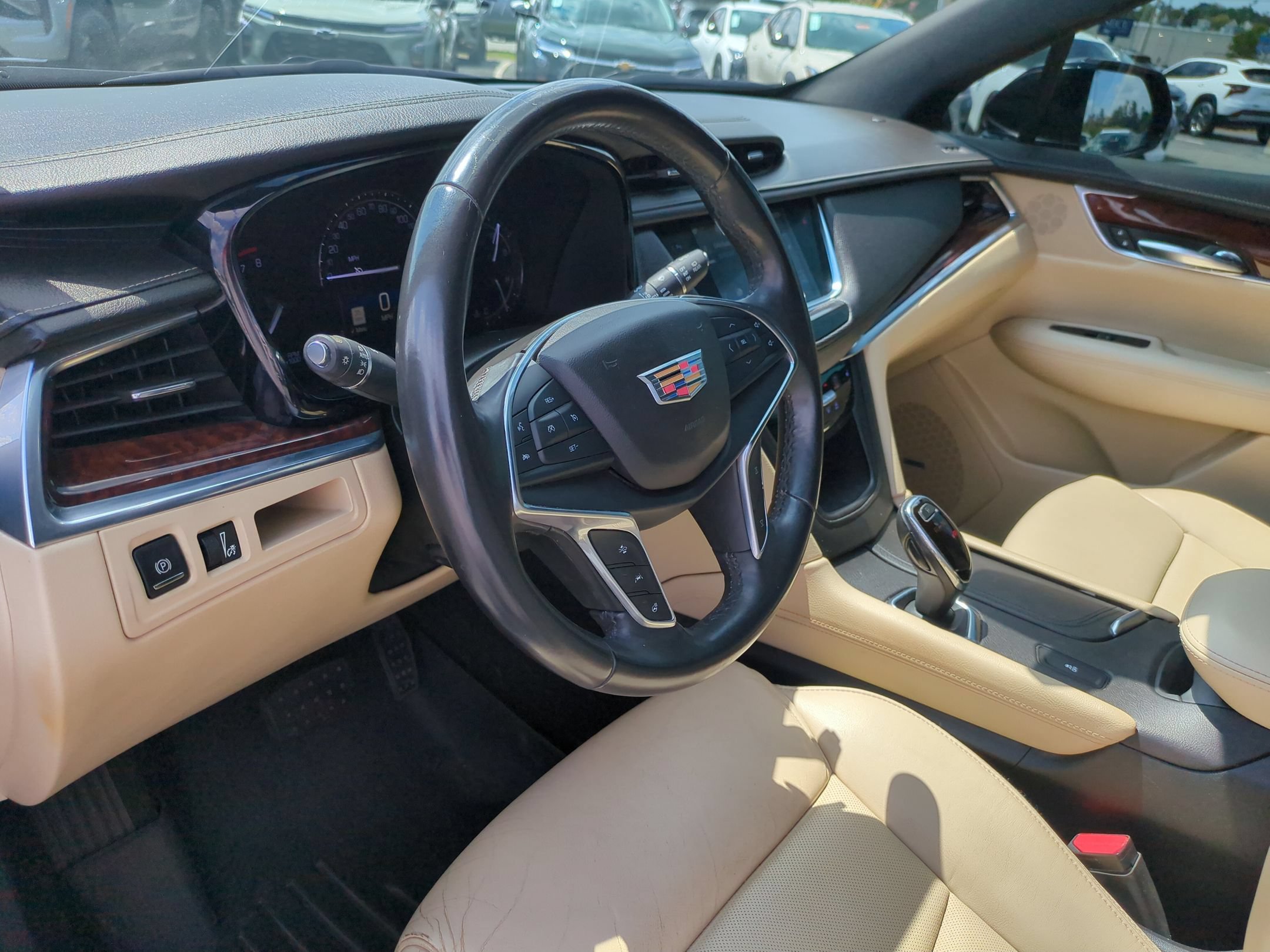 Certified 2018 Cadillac XT5 Luxury w/ Driver Awareness Package FWD image 16