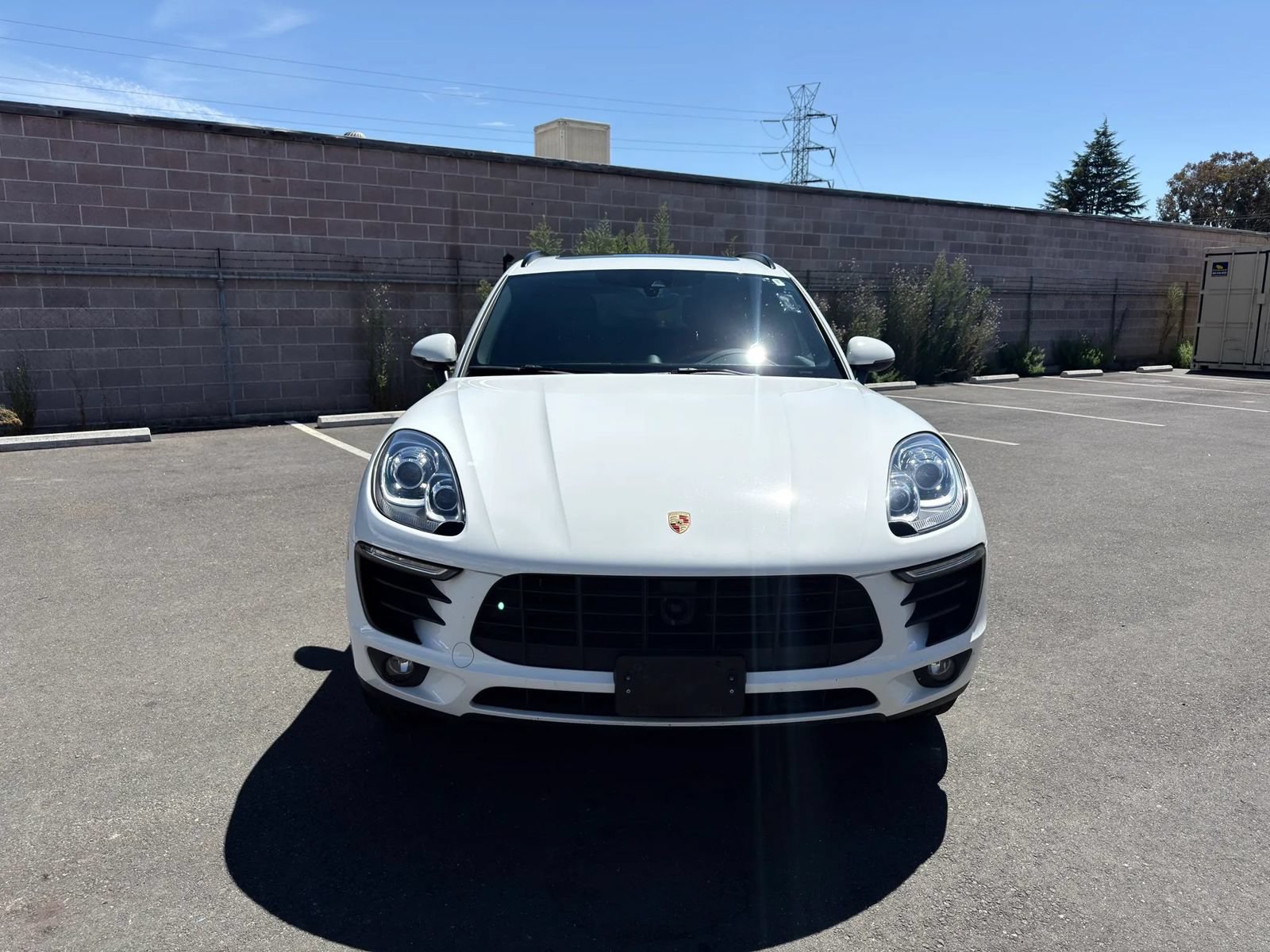 Used 2018 Porsche Macan Sport Edition AWD/4WD image 2