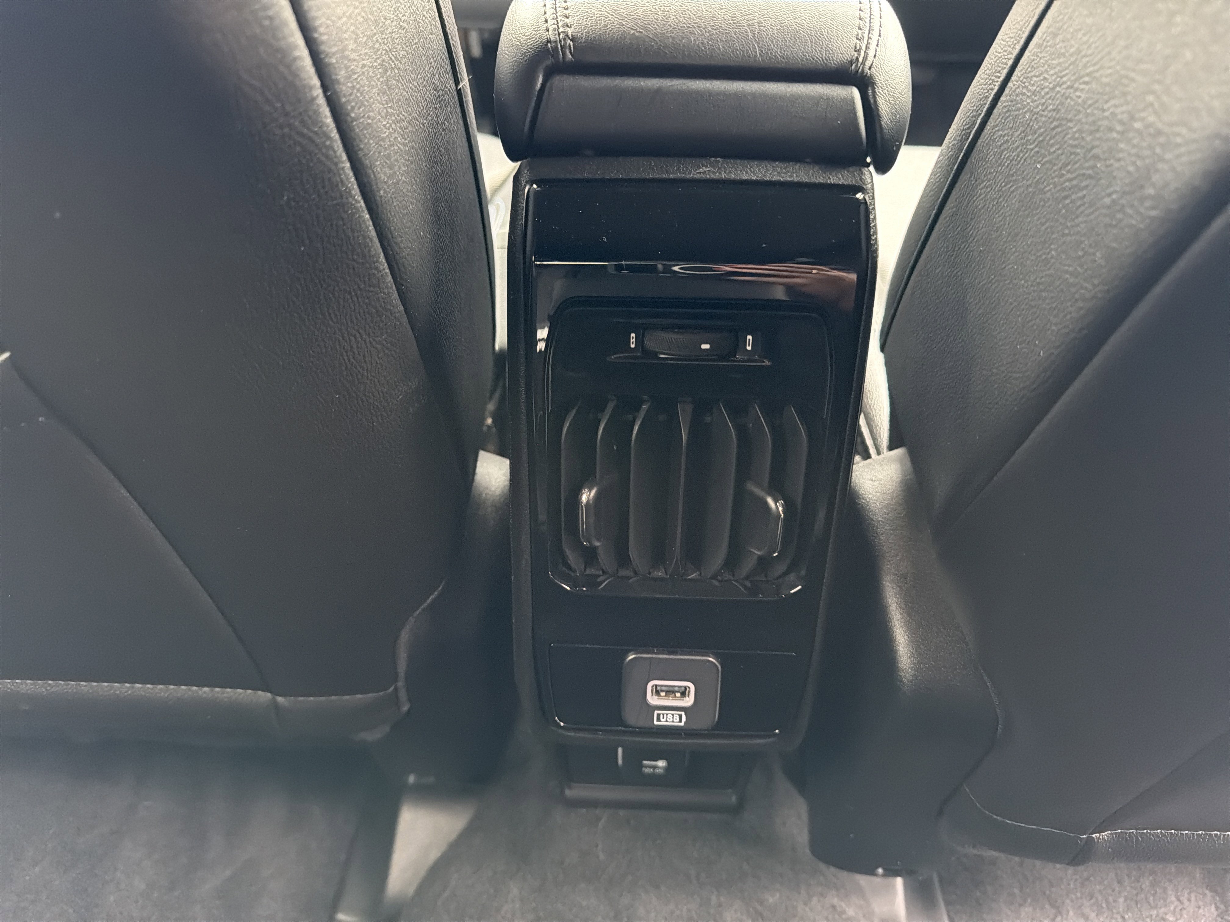Used 2025 Jeep Compass Latitude w/ Altitude Special Edition image 11