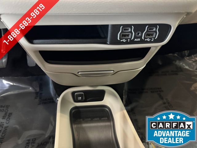 Used 2024 Chrysler Pacifica Touring-L FWD image 17
