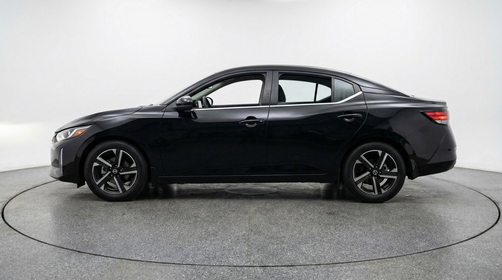 Used 2025 Nissan Sentra SV image 5