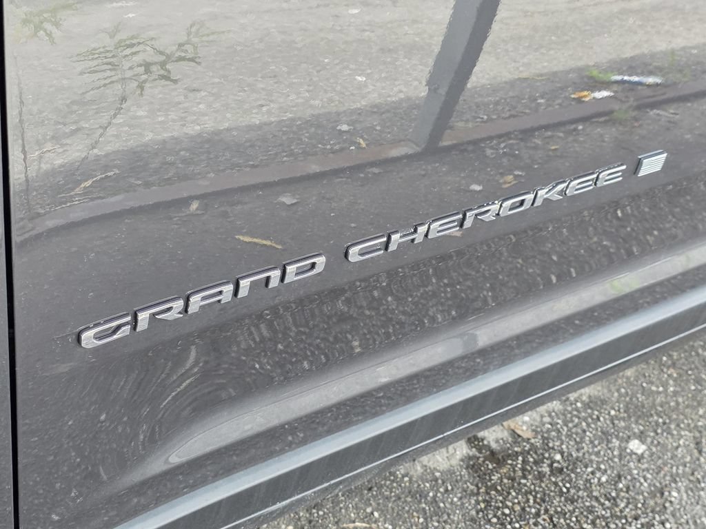 Used 2022 Jeep Grand Cherokee L Limited RWD image 33