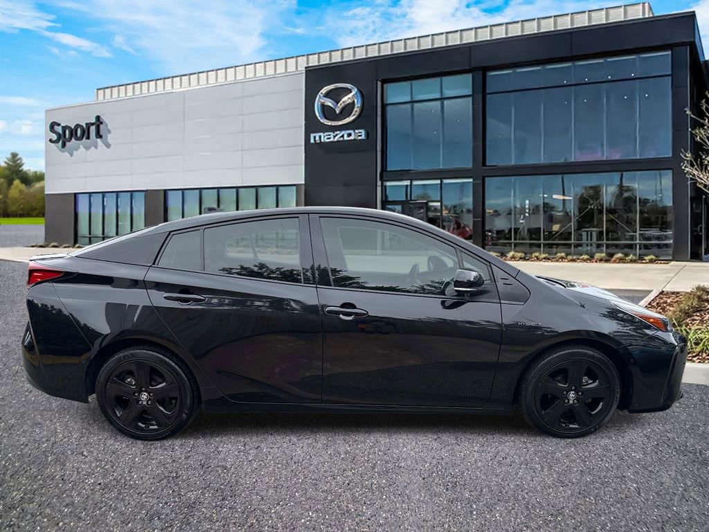 Used 2022 Toyota Prius FWD image 2