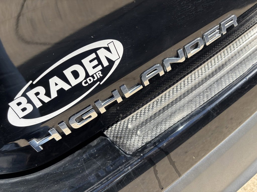 Used 2022 Toyota Highlander XLE image 9