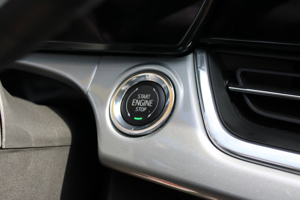 Used 2025 Chevrolet Trax LT w/ LT Convenience Package image 37