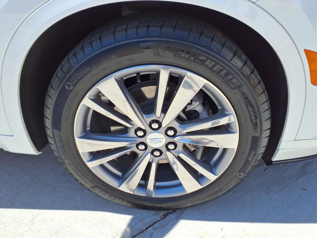 Certified 2024 Cadillac XT6 Premium Luxury FWD image 7