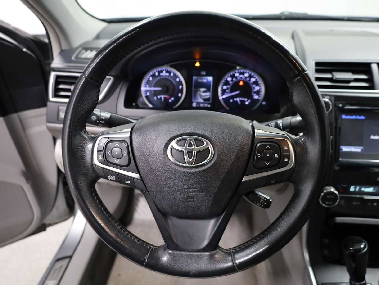 Used 2017 Toyota Camry XLE w/ Moonroof Package FWD image 22