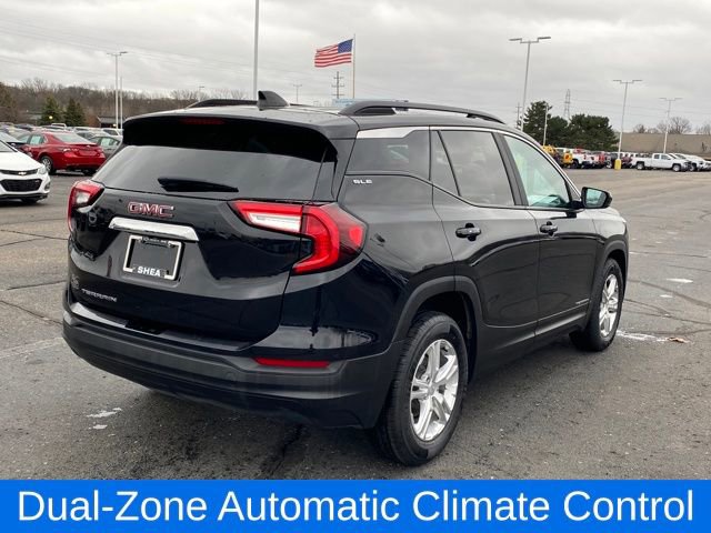 Certified 2022 GMC Terrain SLE w/ Driver Convenience Package image 3