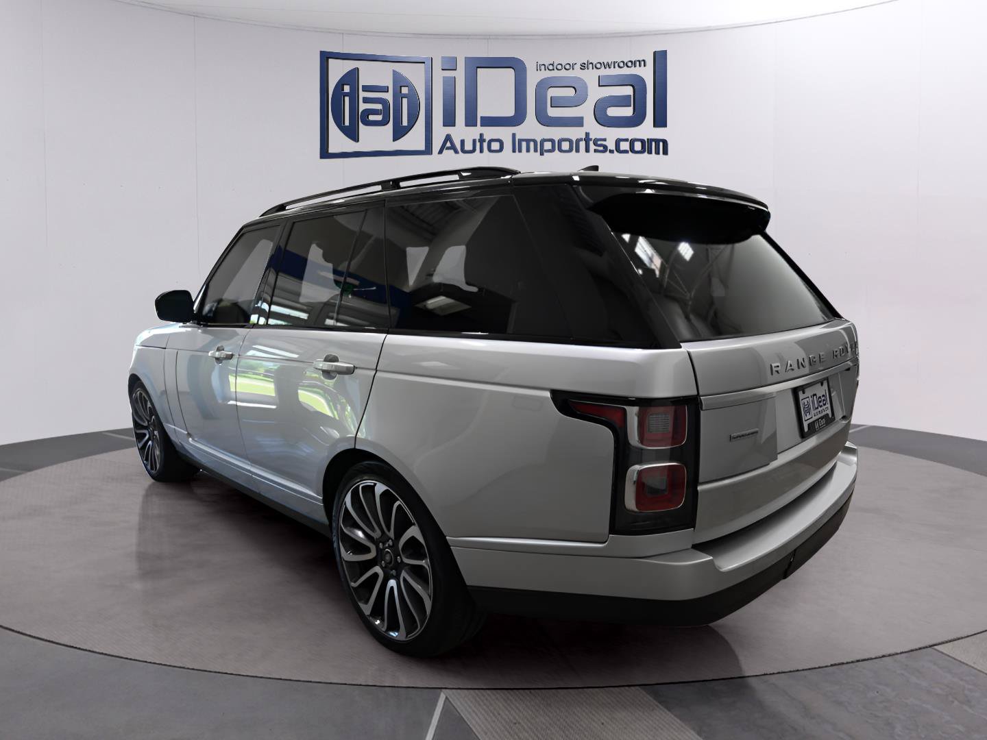 Used 2019 Land Rover Range Rover Supercharged AWD/4WD image 3