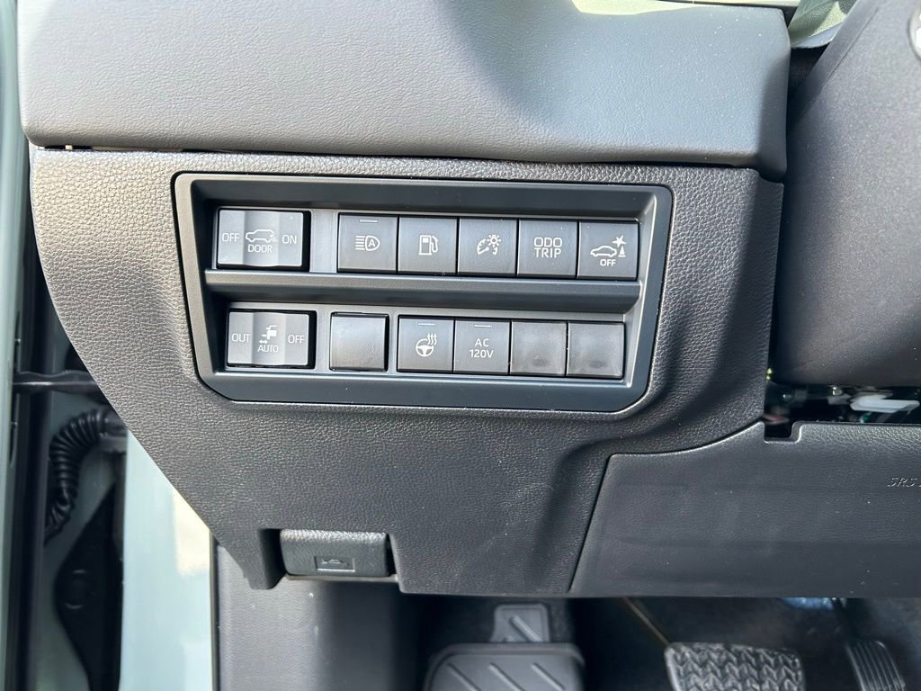 Used 2026 Toyota Sequoia Platinum image 19