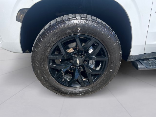 Used 2022 Chevrolet Tahoe Z71 w/ Z71 Off-Road Package AWD/4WD image 9