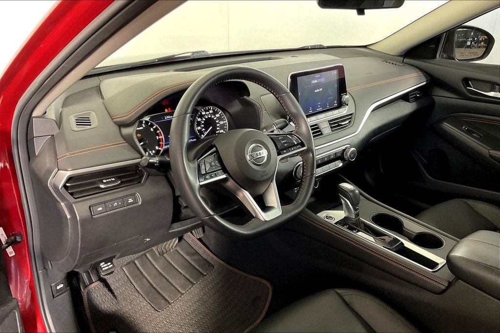 Used 2021 Nissan Altima 2.5 SR w/ SR Premium Package image 18