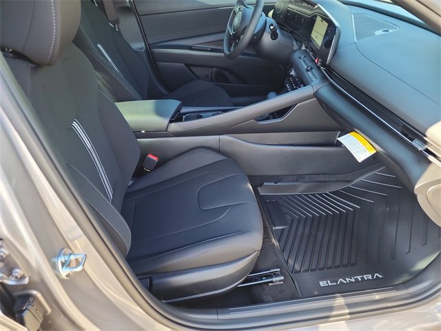 New 2025 Hyundai Elantra SEL image 7