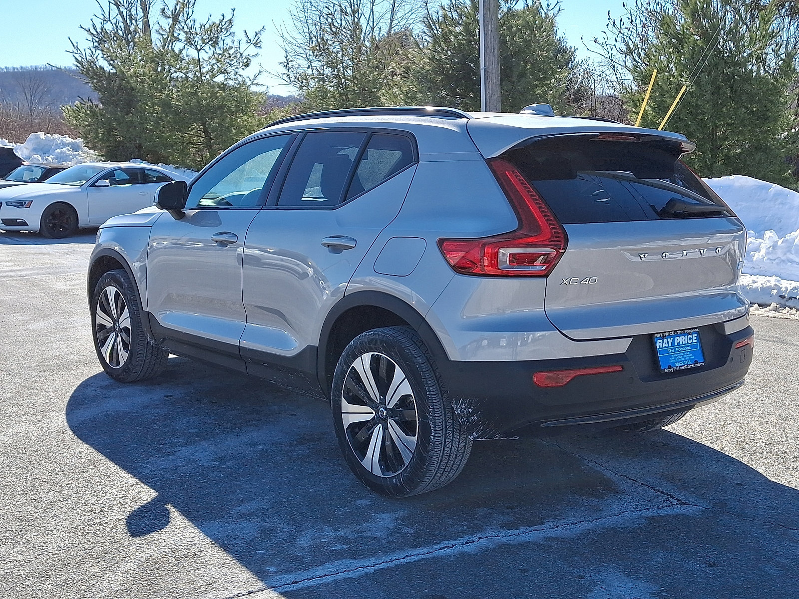 Certified 2023 Volvo XC40 Recharge Plus w/ Protection Package Premier image 4