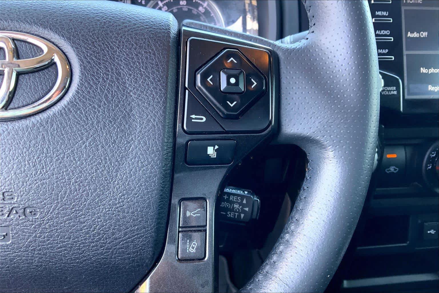 Used 2022 Toyota 4Runner TRD Off-Road Premium AWD/4WD image 25