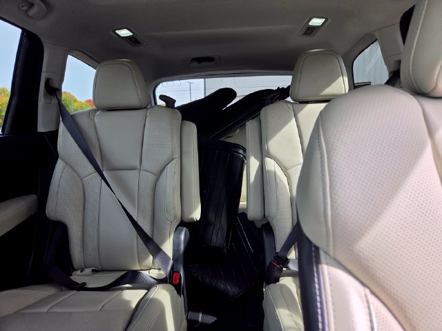 Used 2022 Subaru Ascent Limited w/ Technology Package AWD/4WD image 15
