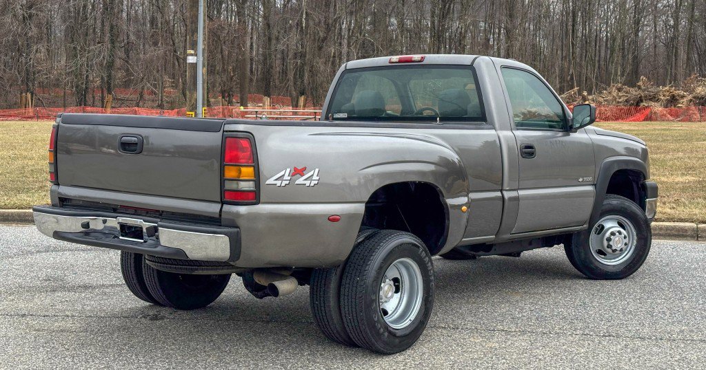 Used 2006 Chevrolet Silverado 3500 Work Truck w/ Snow Plow Prep Package image 12