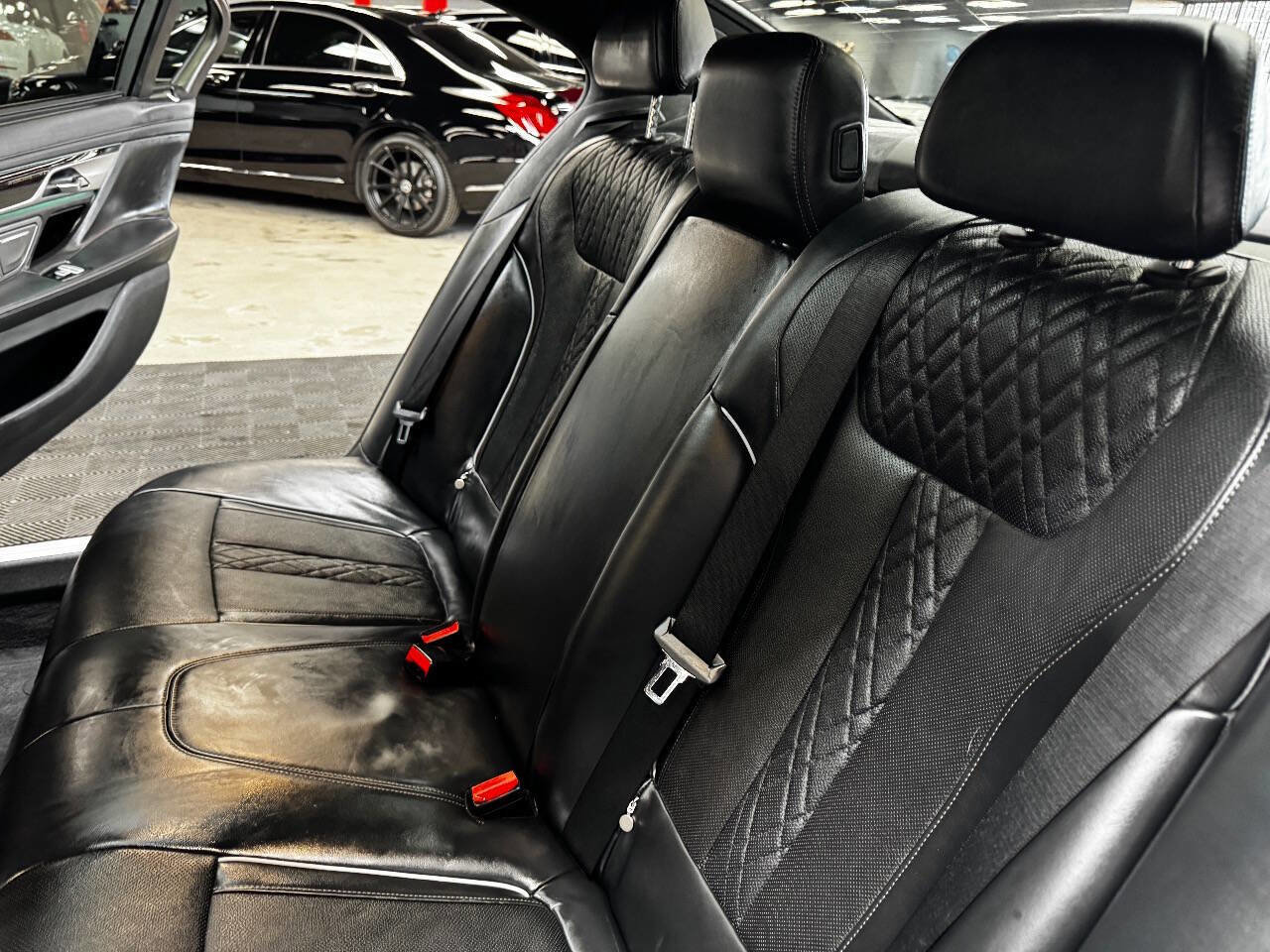 Used 2016 BMW 750i image 42