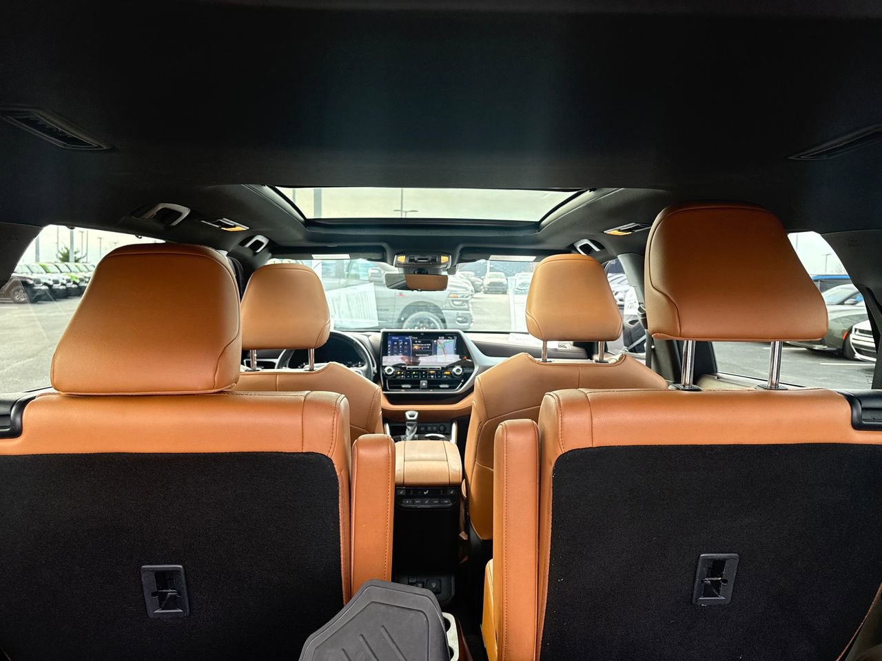 Used 2020 Toyota Highlander Platinum image 12