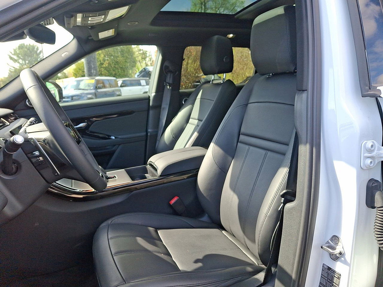 Certified 2026 Land Rover Range Rover Evoque S AWD/4WD image 17