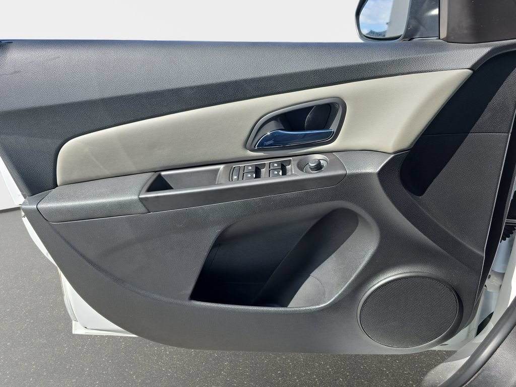 Used 2014 Chevrolet Cruze LS FWD image 26