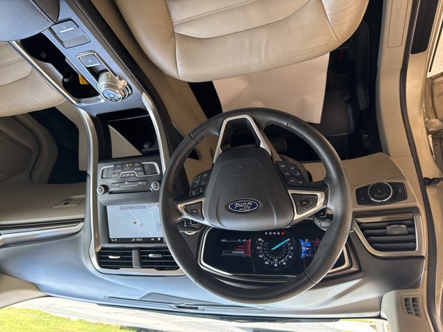 Used 2017 Ford Fusion SE w/ Fusion SE Technology Package FWD image 16