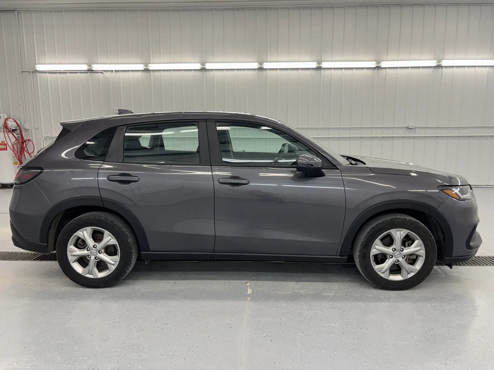Used 2025 Honda HR-V LX image 3