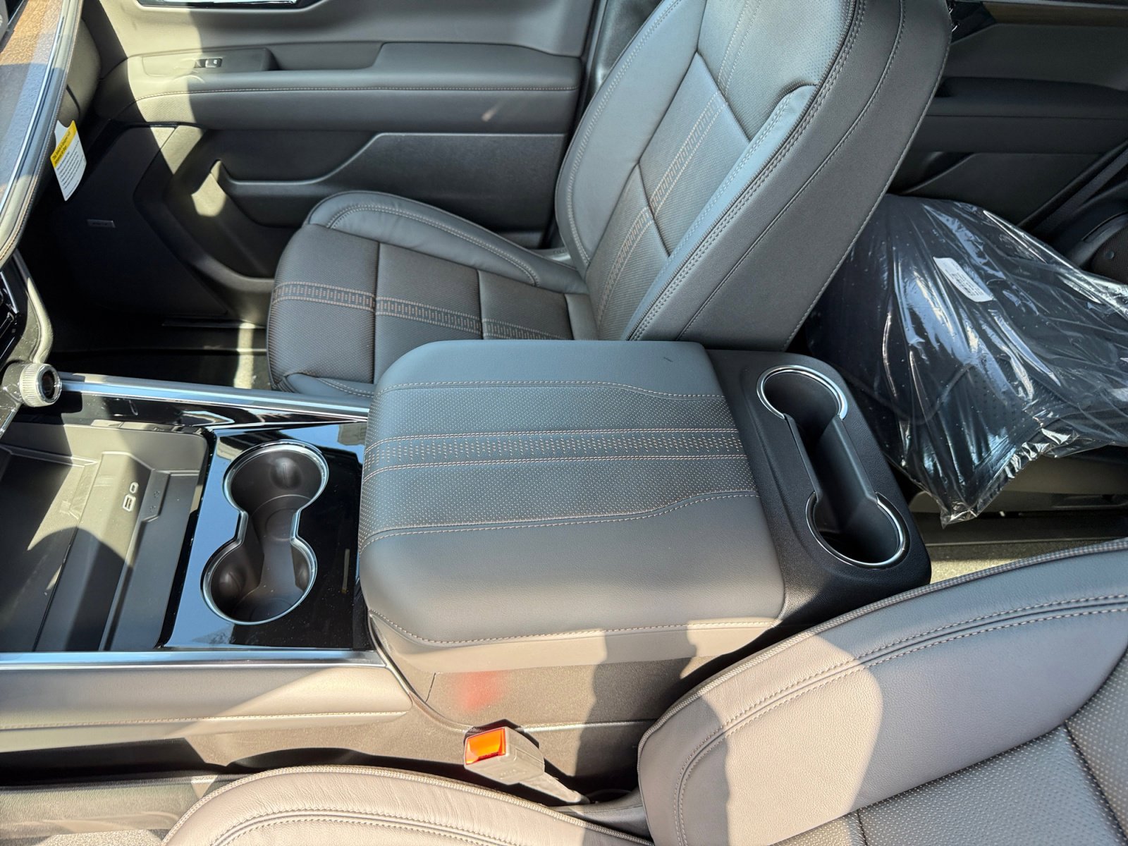 New 2026 Chevrolet Tahoe High Country AWD/4WD image 14