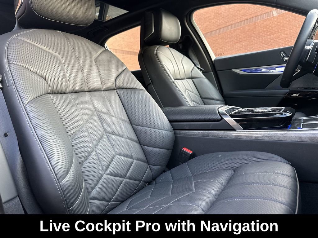 Used 2025 BMW 760i xDrive 760i xDrive w/ Executive Package image 33