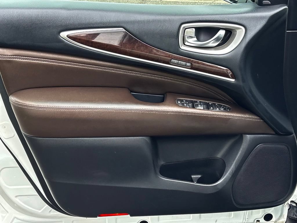 Used 2016 INFINITI QX60 FWD w/ Deluxe Technology Package image 12