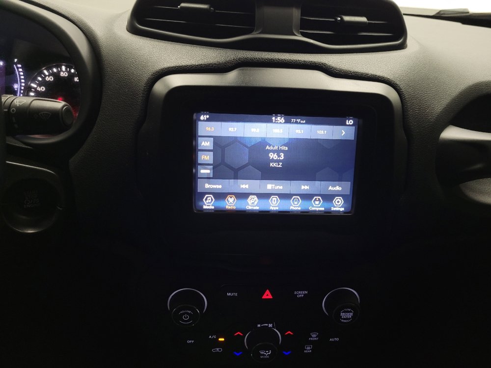 Used 2020 Jeep Renegade Altitude FWD image 25
