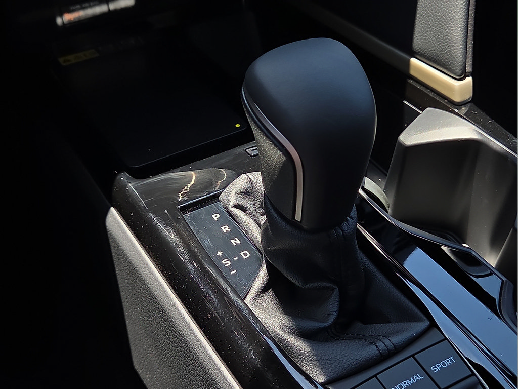 New 2026 Toyota Camry Hybrid FWD image 26