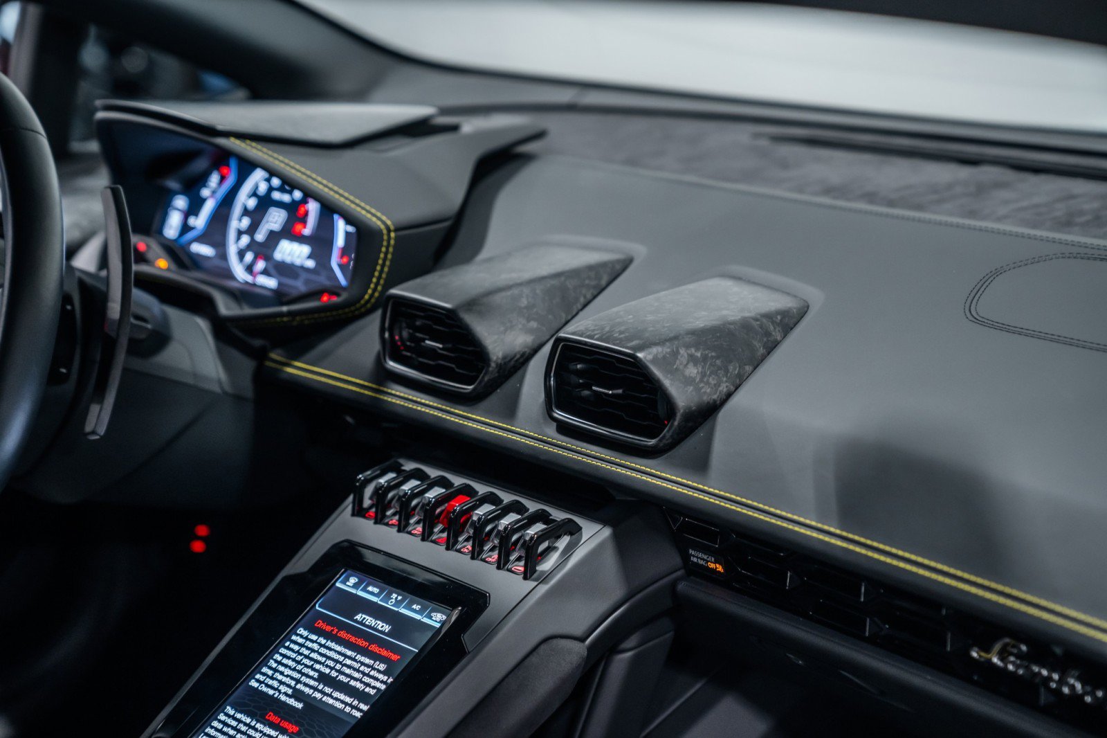 Used 2020 Lamborghini Huracan EVO image 29