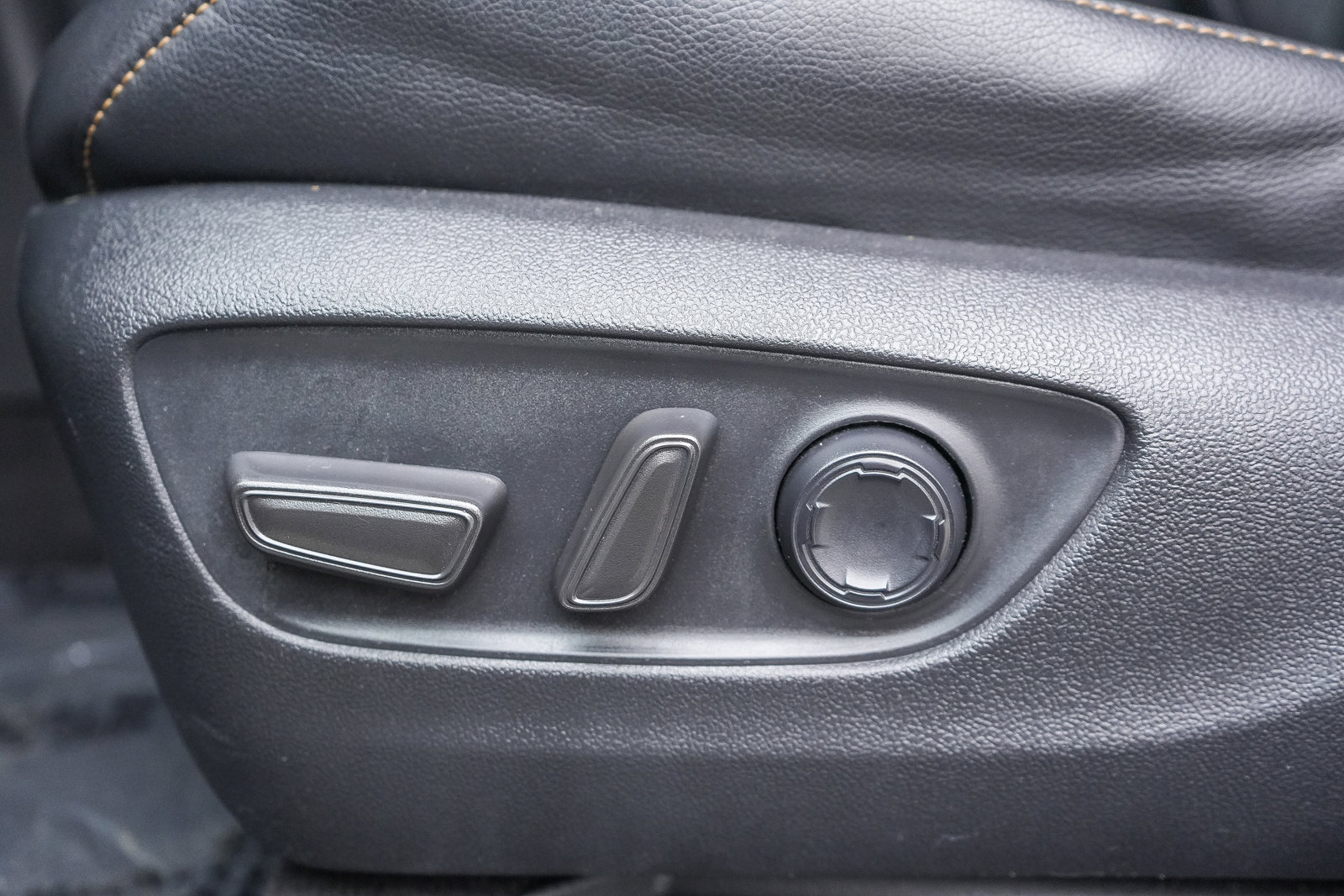 Used 2023 Toyota Sienna XLE Woodland Edition image 21