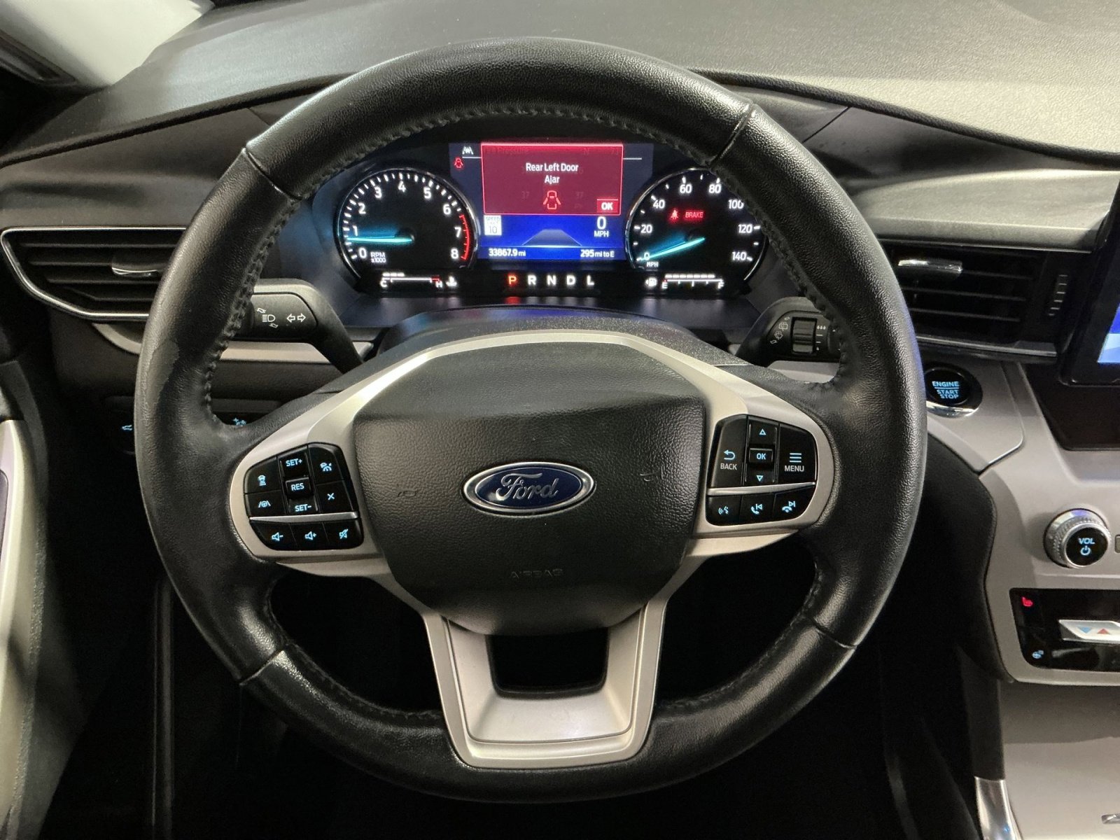 Used 2022 Ford Explorer XLT w/ Equipment Group 202A AWD/4WD image 17