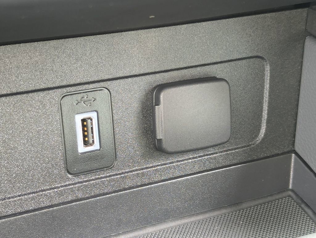 Used 2017 Ford Escape Titanium image 23