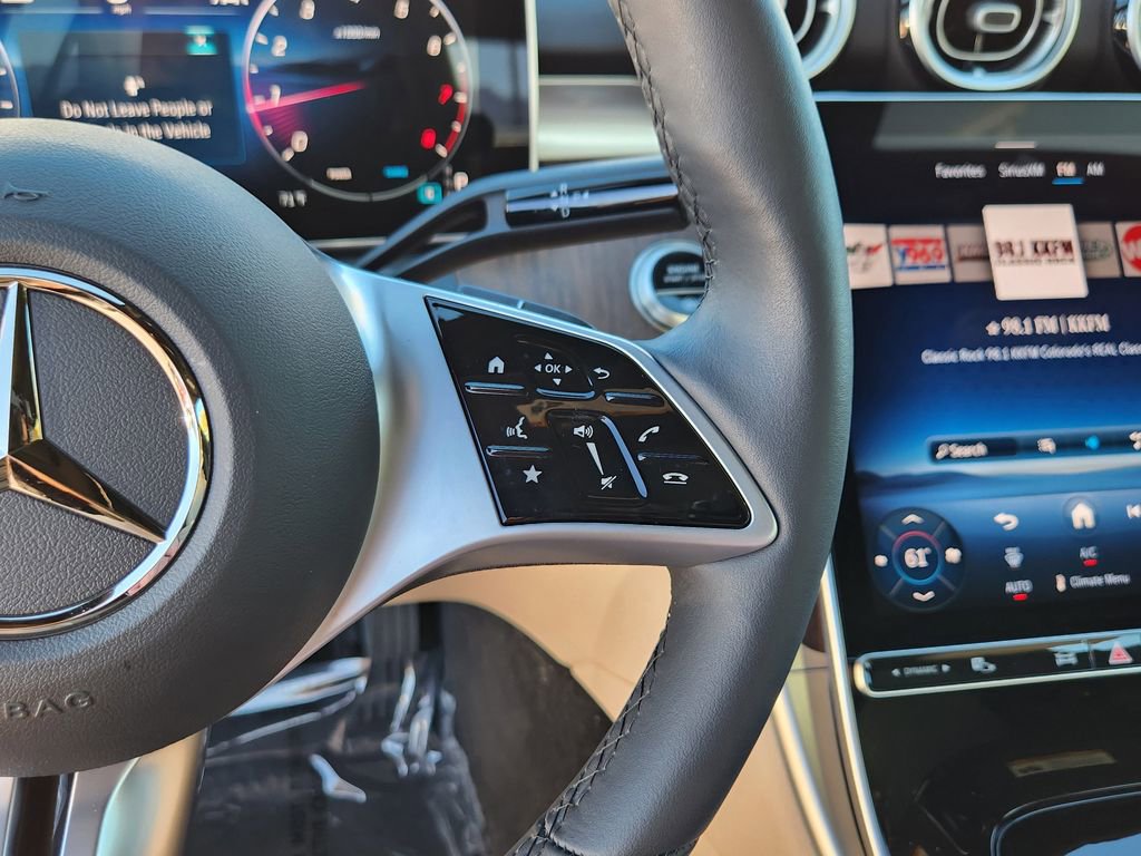 Used 2025 Mercedes-Benz C 300 4MATIC Sedan image 28