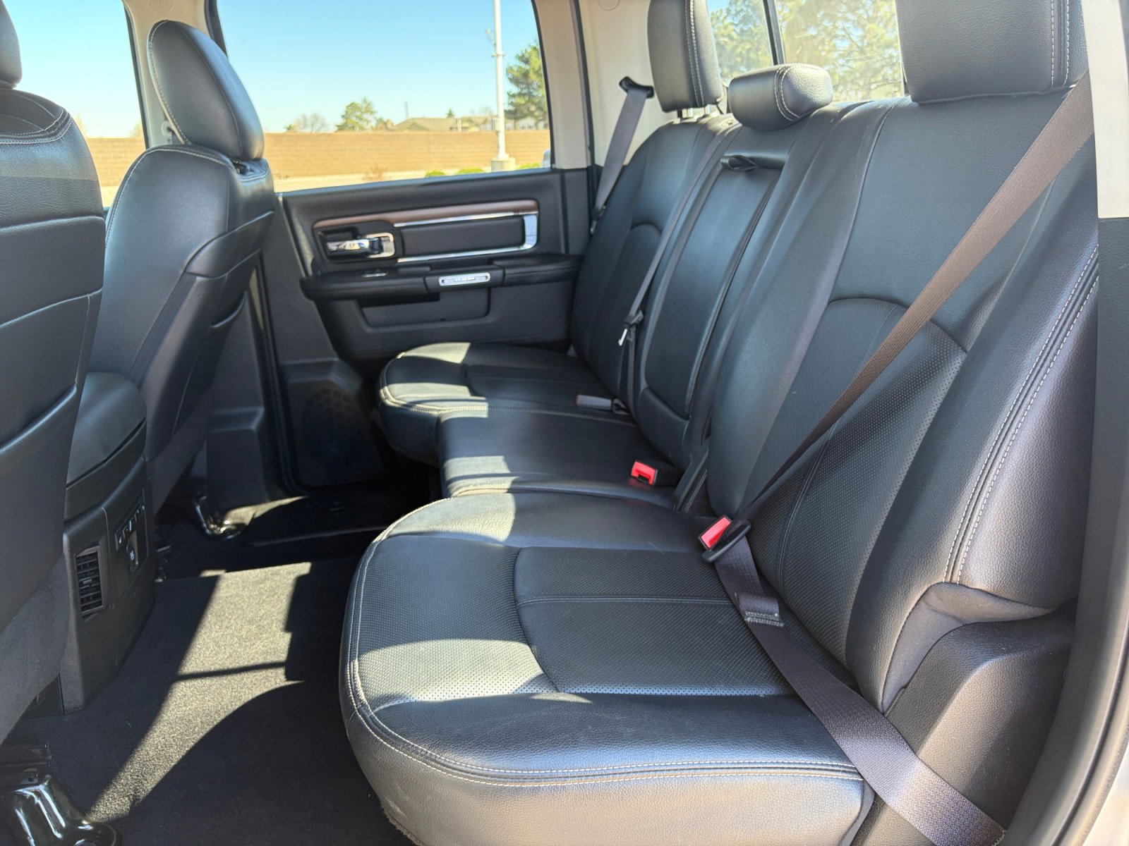 Used 2019 RAM 1500 Laramie w/ Convenience Group AWD/4WD image 21
