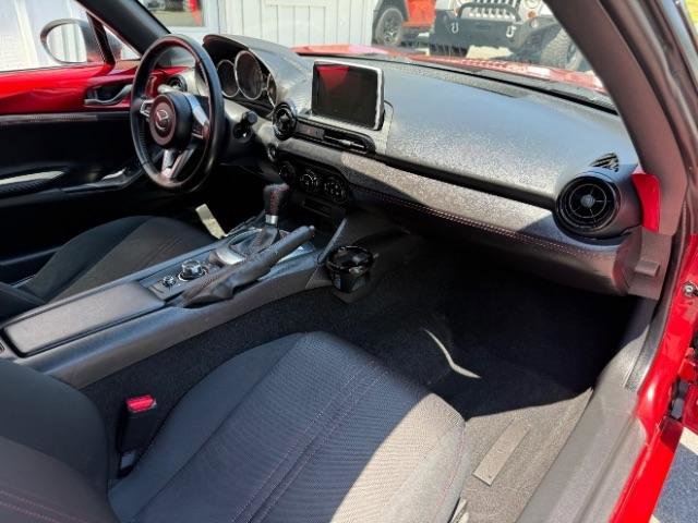 Used 2016 MAZDA MX-5 Miata Club RWD image 8
