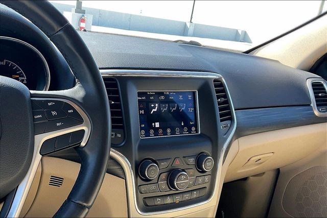 Used 2019 Jeep Grand Cherokee Laredo image 6