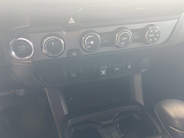 Used 2020 Toyota Tacoma TRD Off-Road AWD/4WD image 14