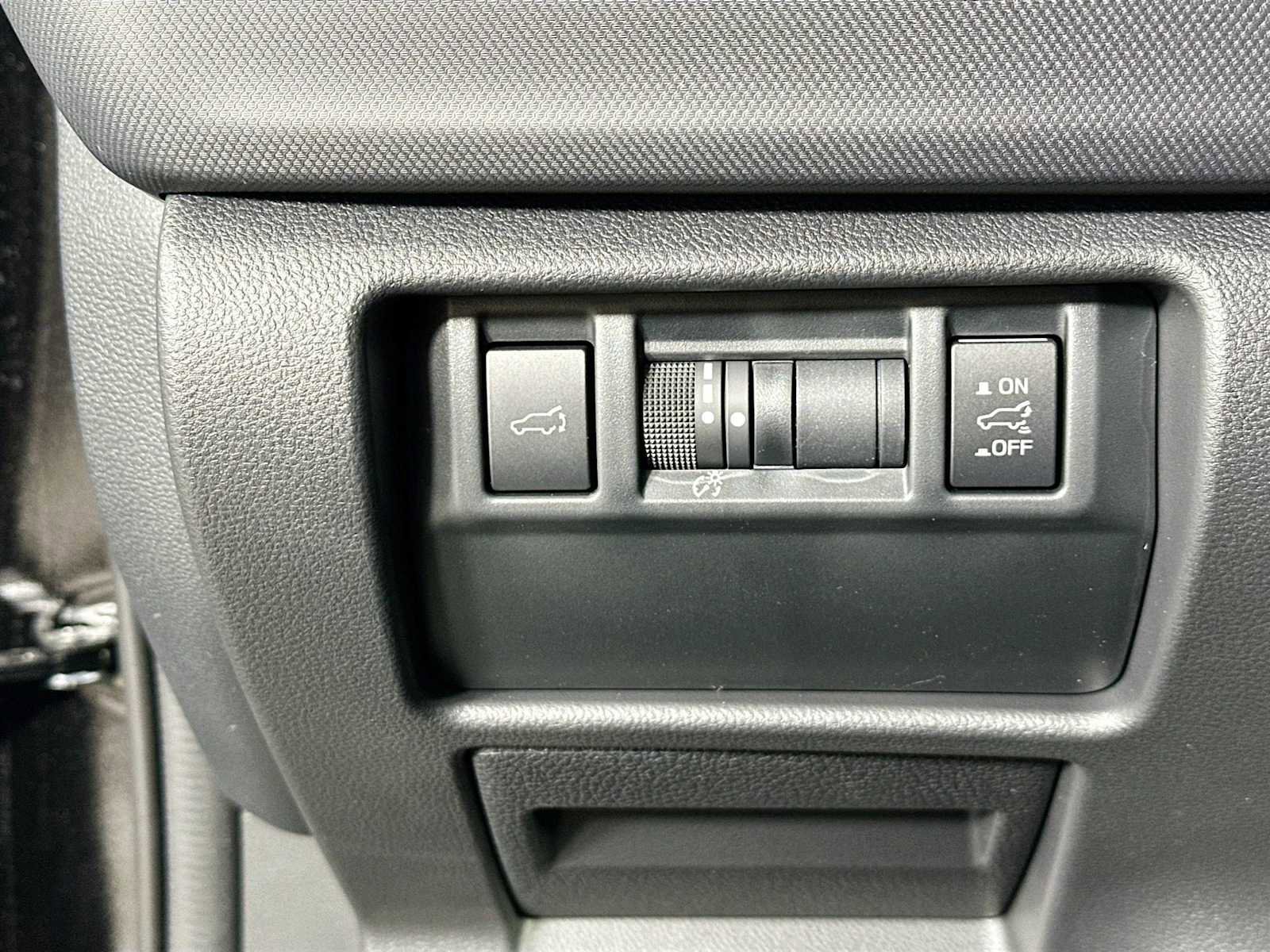 Used 2025 Subaru Forester Limited image 8